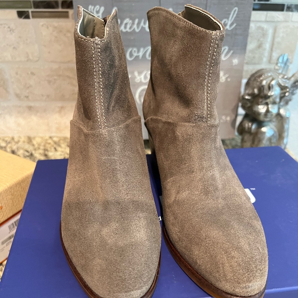 True Italian booties.Retail for $445 selling for $275.Box and dust bag included.
